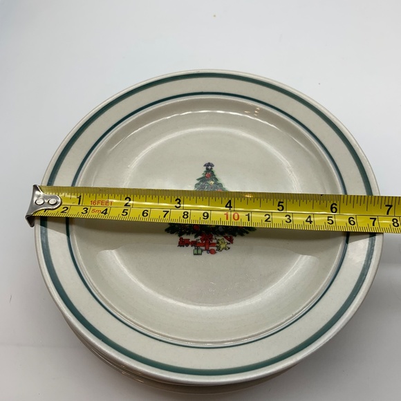 Classic Christmas Tree Stoneware Plates Set of Four Christmas Dishes - Picture 8 of 9